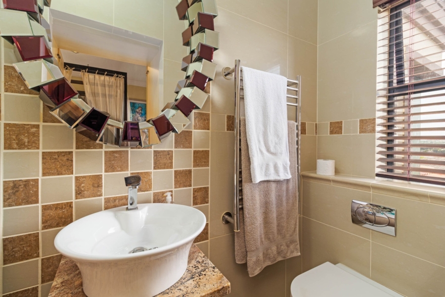 5 Bedroom Property for Sale in Sonstraal Heights Western Cape